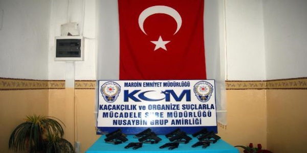 Mardin'de 11 kaçak tabanca ele geçirildi