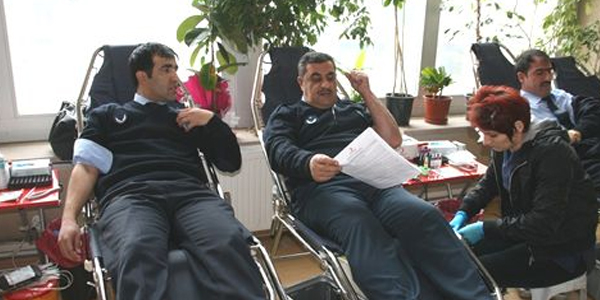 Belediye personelinden kan bağışı