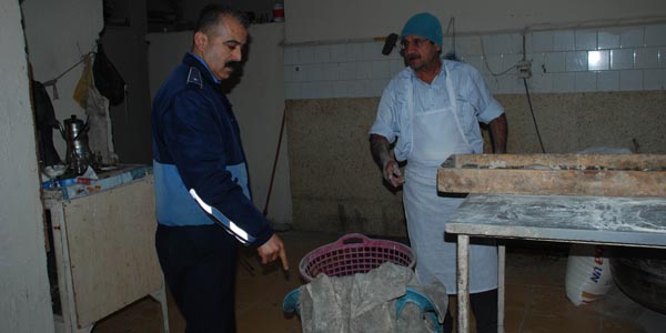 Hatay'da fırınlara gece 'baskını'