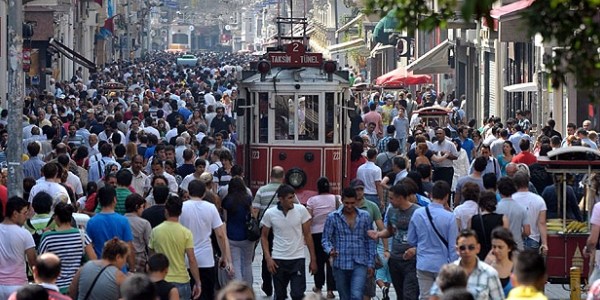 İstanbul'a koşan da İstanbul'dan kaçan da çok