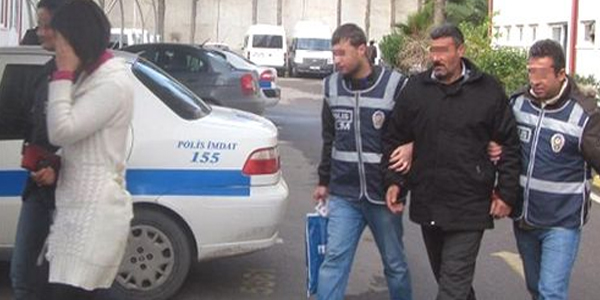 Kart dolandrcs baba ile kz ayn adresi verince yakaland