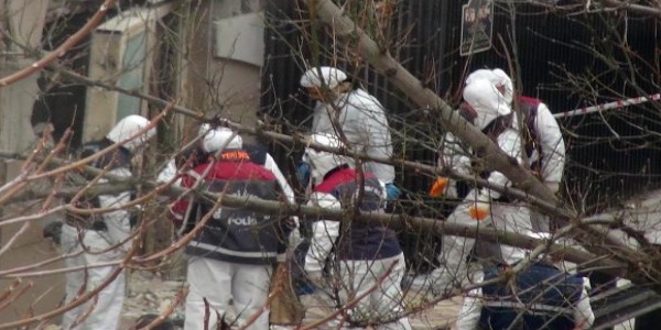 Ankara'da ABD b�y�kel�ili�i �n�nde patlama: 2 �l�, 2 yaral�