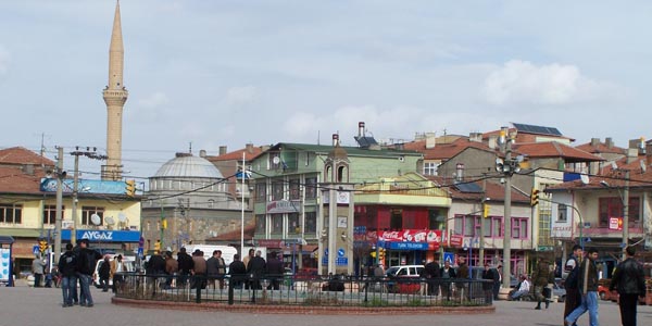 Alaca göç vermeye devam ediyor