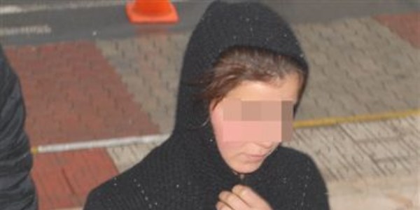 Genç kız suçüstü yakalandı