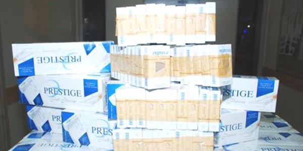 Kaçak sigarayı satıp otomobiline benzin alacakmış