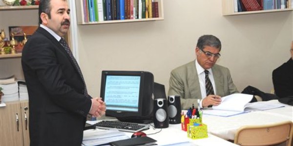 Ba�kan Gen�'ten �ifte s�z