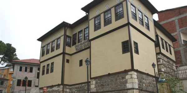 Dede mirası dürbünü müze eve bağışladı