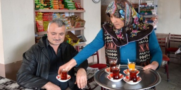 Köy kahvehaneleri kadınlara emanet