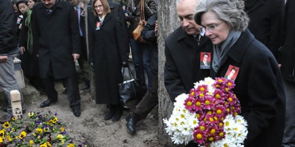 Güvenlik görevlisi Mustafa Akarsu toprağa verildi