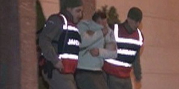 Hayvan hırsızları etleri satarken yakalandı