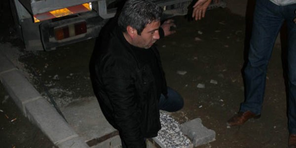 Altyap� �ukuruna d��en �ahs� itfaiye kurtard�
