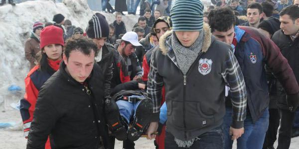 'Ayder'de kardan adam �enli�i' bilan�osu: 2'si a��r 13 yaral�