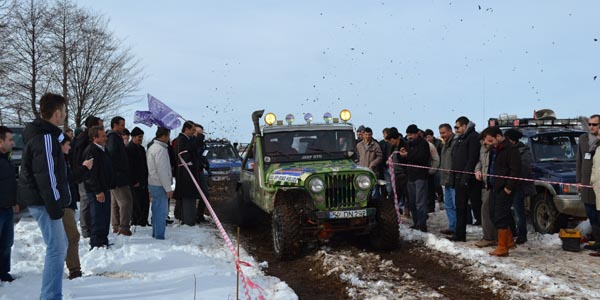 Kar festivali renkli g�r�nt�lere sahne oldu