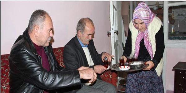 Fel�li kad�n 52 y�l sonra y�r�d�