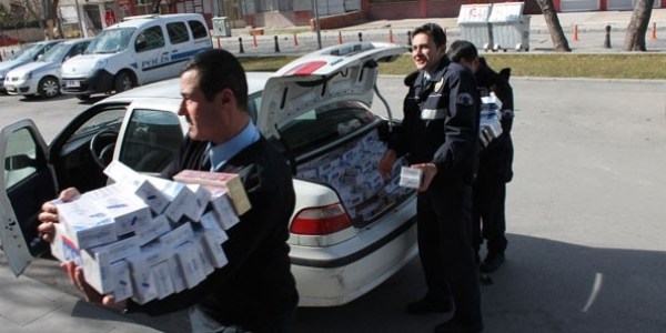 Kiralık otomobilden kaçak sigara çıktı