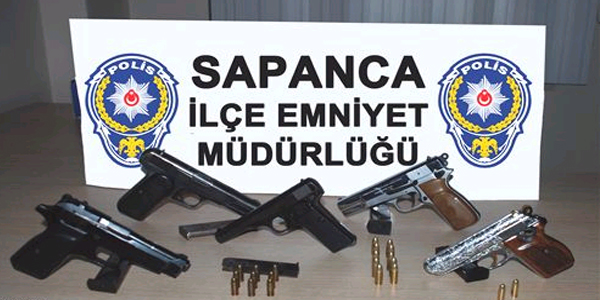 Silah kaçakçılarına polis baskını