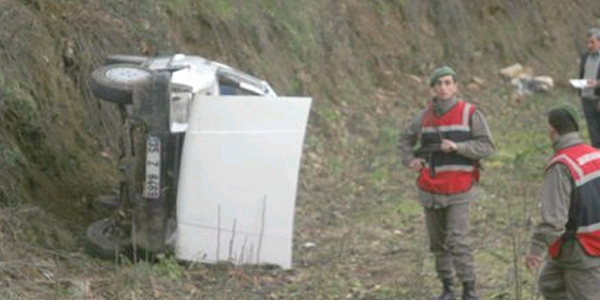 Düğün konvoyunda kaza, 3 yaralı