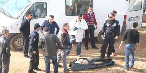 Sulama kanalından erkek cesedi çıktı