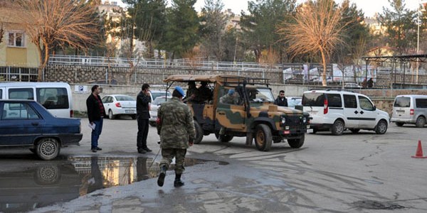 Asker cinnet geçirdi: 3 şehit, 1 yaralı