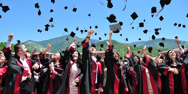 Tezli yüksek lisans azami 3 yılda bitilmeli