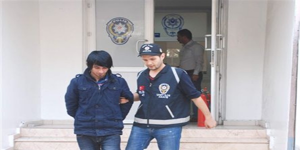Acemi hırsızlar polise yakalandı
