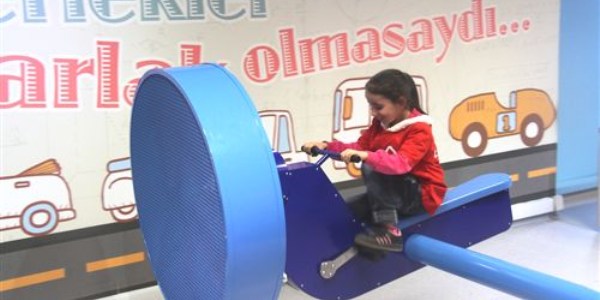 LÖSEV'li çocukların bilim merakı