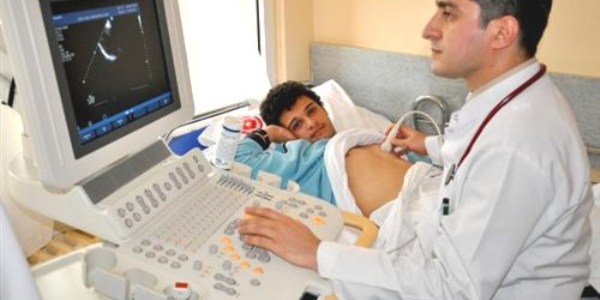 Kalbi delik 2 çocuğa ameliyatsız tedavi