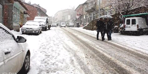 Çelikhan'da kar esareti