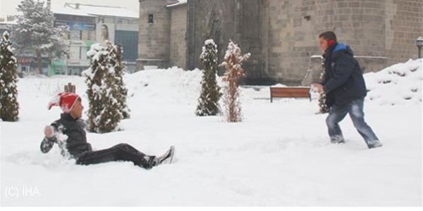 Erzurum'da kar ya����