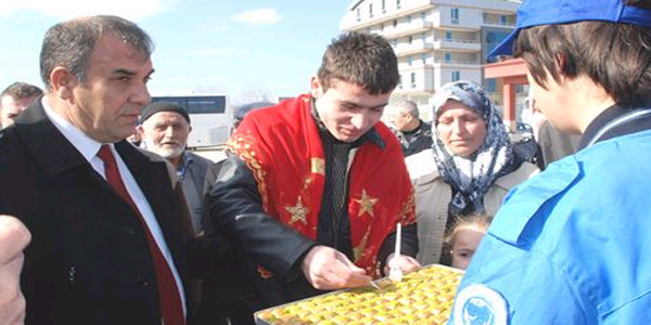 En tatlı asker uğurlaması