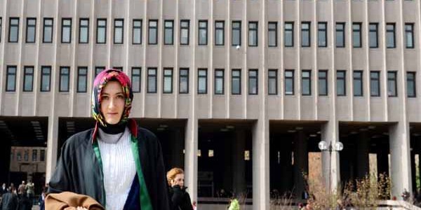Başörtülü avukatlar duruşmalara girmeye başladı