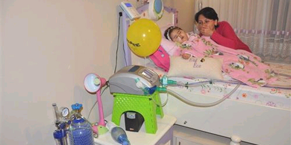 Minik Elif Ece hayata tutunmaya devam ediyor