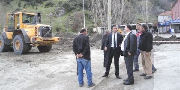 Honaz'da �ar�� meydan� yenileniyor