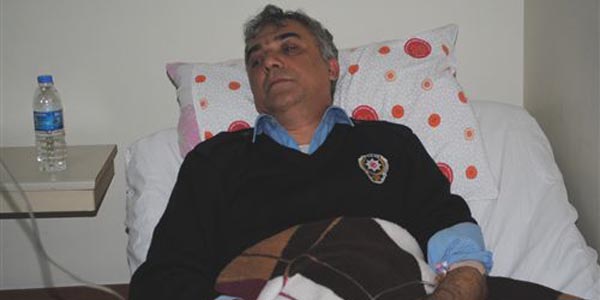 Sesini kaybeden polisin arkada� sevgisi