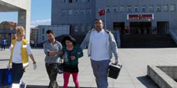 Valilik binas�na al�nmay�nca sinir krizi ge�irdi