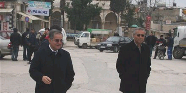 Vali Taps�z'�n esnaf ziyareti