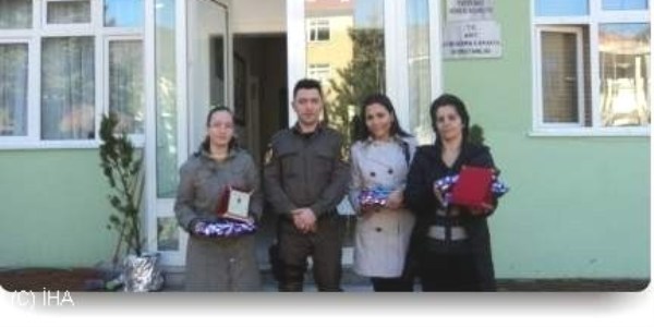 Karakol komutan�ndan �rnek davran��