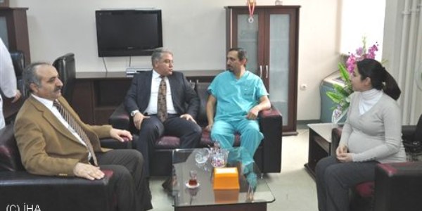 Darp edilen 7 ayl�k hamile doktora ziyaret