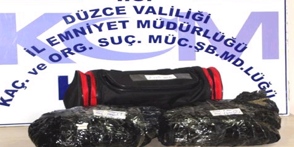 D�zce'de 15 kilo esrar ele ge�irildi
