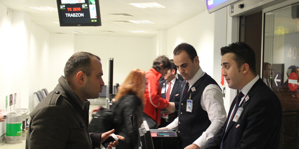 Yolcuların koku hassasiyeti uçak değiştirtti