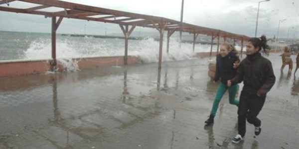 Tekirda�'da �iddetli lodos