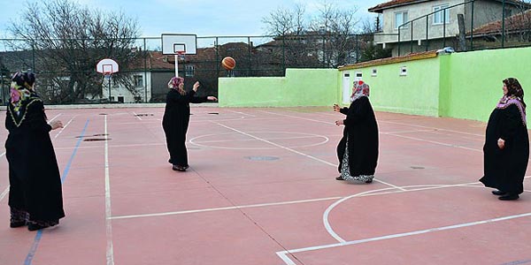 K�yl� kad�nlar�n spor tutkusu