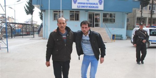 Suriyeli aileyi doland�r�p 'de�nekle' d�vd�ler