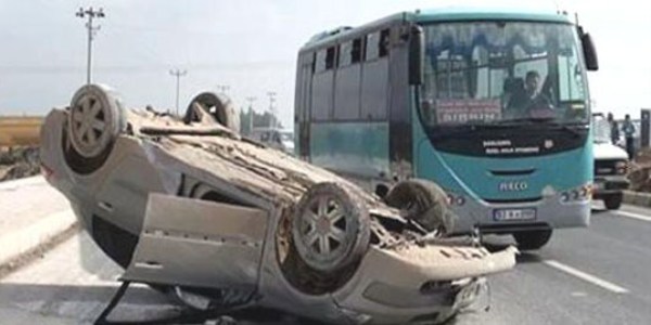 �anl�urfa'da otomobil devrildi: 2 yaral�