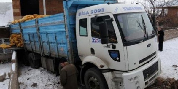 Ordu'da kamyon tekeri evin duvar�n� y�kt�