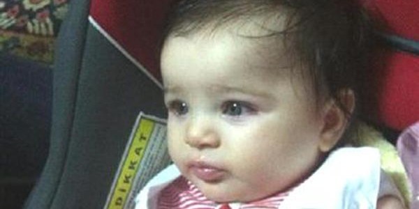 Be�ikte bo�az�na ip dolanan bebek �ld�