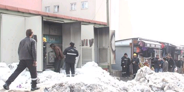 Hakkari'de trafo patlad�