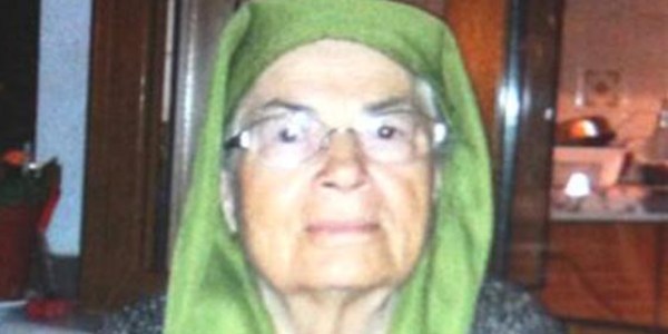 Kar��dan kar��ya ge�erken otomobil �arpan 84 ya��ndaki kad�n hayat�n� kaybetti