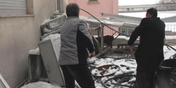 H�rs�zlar, 3 mahallenin haberle�mesini kesti