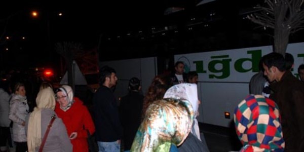 I�d�r'a yolcu g�t�ren otob�se Ordu'da ta�l� sald�r�